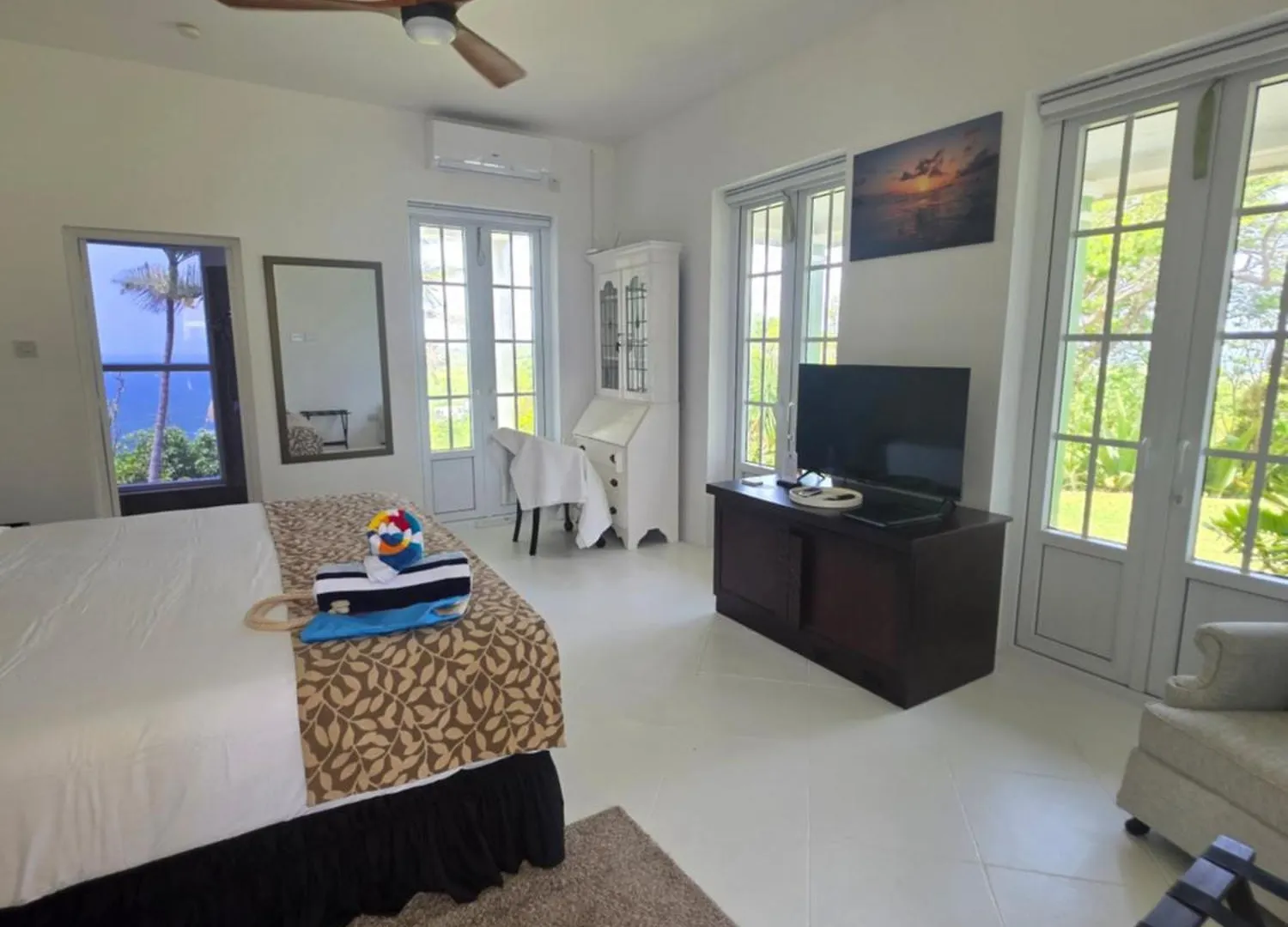 Large Beautiful Villa With Ocean Views And Private Pool - 3 Bedroom Listing Cap Estate