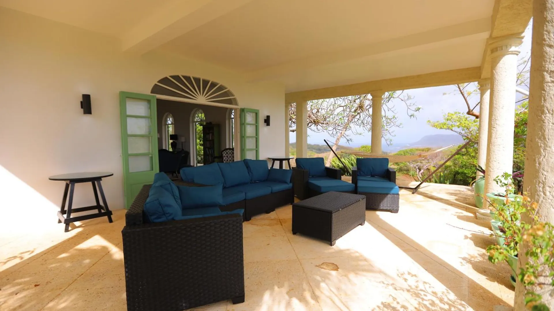 Bed and breakfast Large Beautiful Villa With Ocean Views And Private Pool - 3 Bedroom Listing Cap Estate