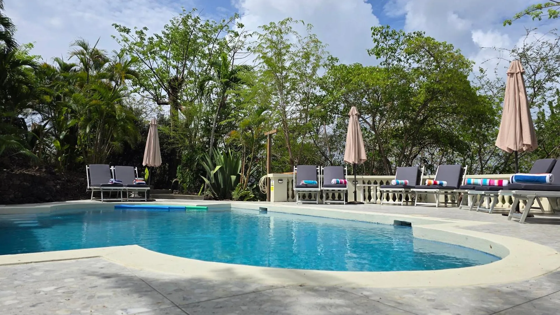Large Beautiful Villa With Ocean Views And Private Pool - 3 Bedroom Listing Cap Estate Santa Lucía