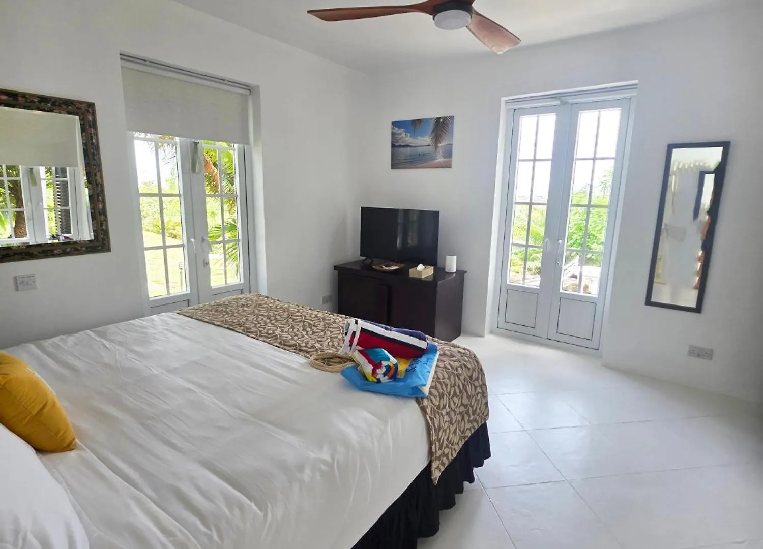Bed and breakfast Large Beautiful Villa With Ocean Views And Private Pool - 3 Bedroom Listing Cap Estate