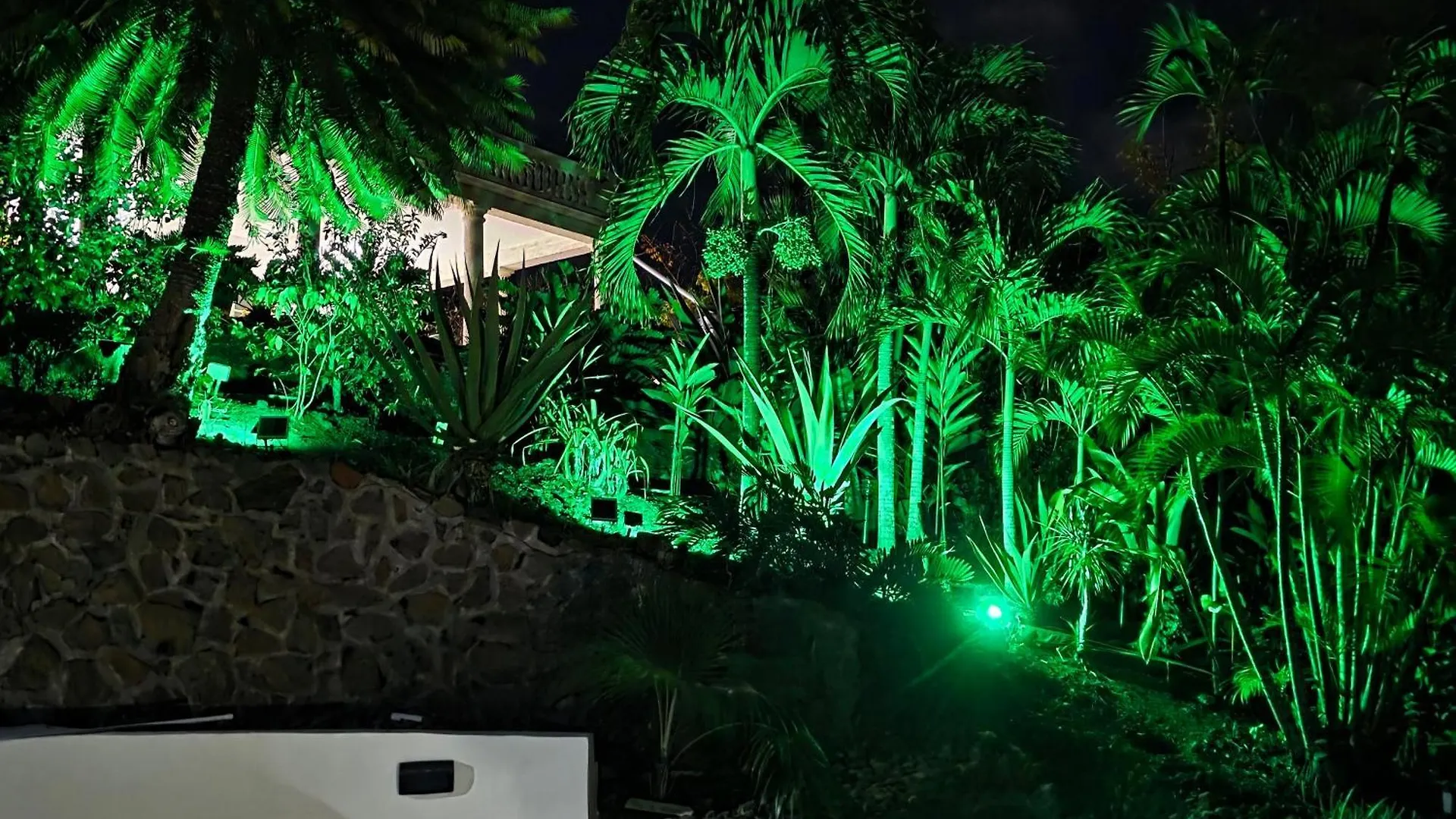 Large Beautiful Villa With Ocean Views And Private Pool - 3 Bedroom Listing Cap Estate Bed and breakfast